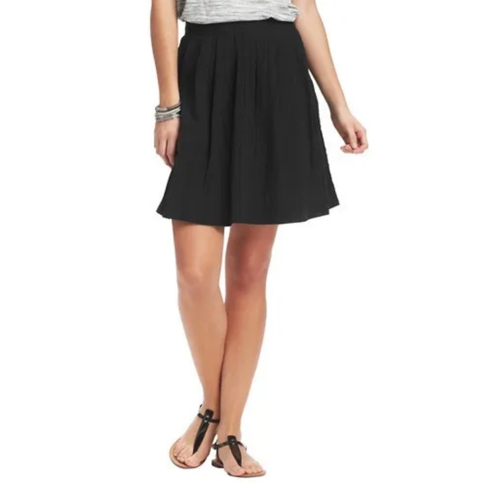 Ann Taylor LOFT Summer Stroll Skirt | Pleated Textured Black Mini Skirt - Size 4